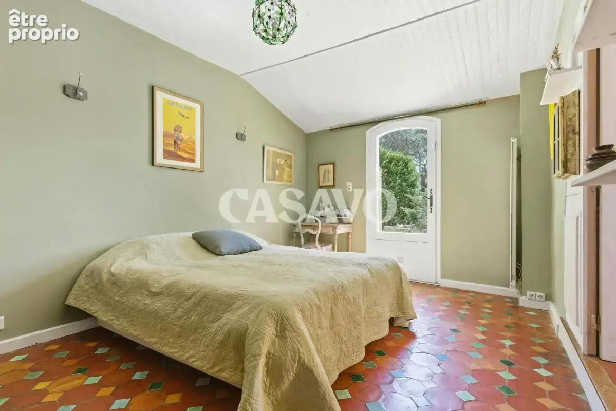 Vente Maison 7 pièces de 162m² - 13840 Rognes - photo 12