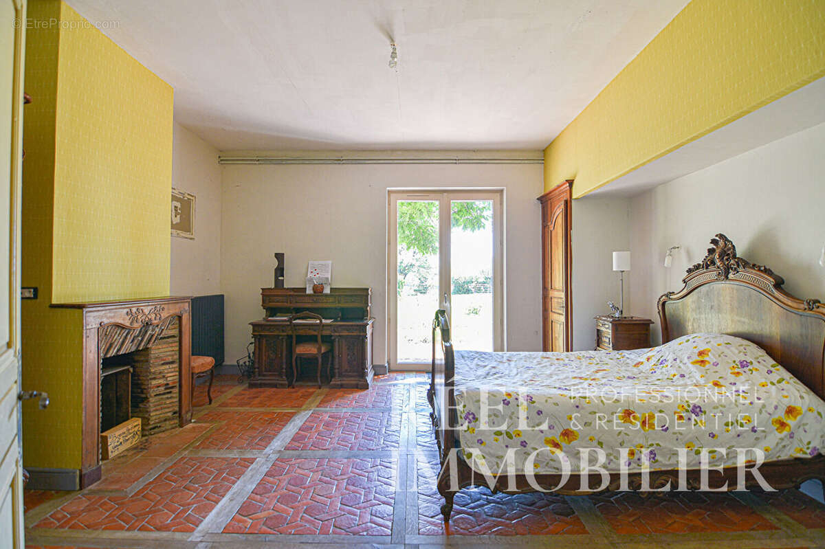 Maison à CASTERA-VERDUZAN