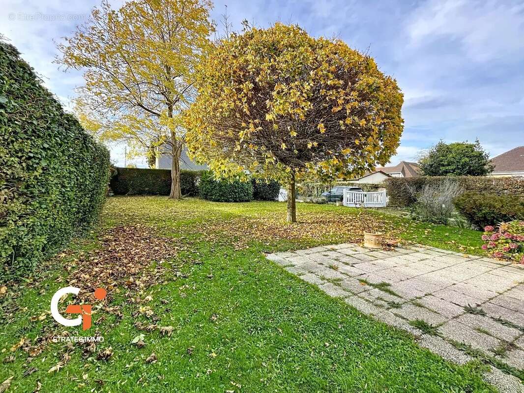 Maison à LE MESNIL-ESNARD