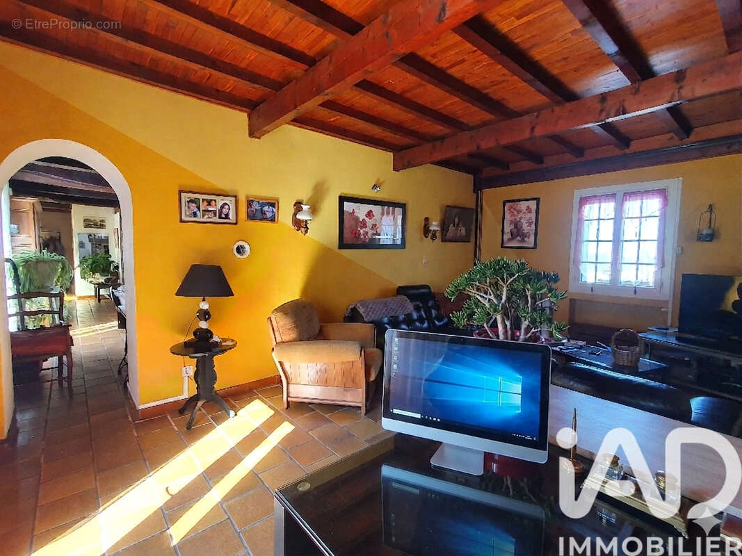Maison 276 m² à Vielle-Adour  - photo 7
