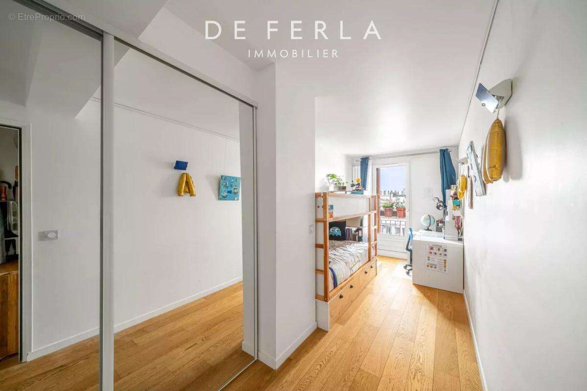 Appartement à PARIS-14E