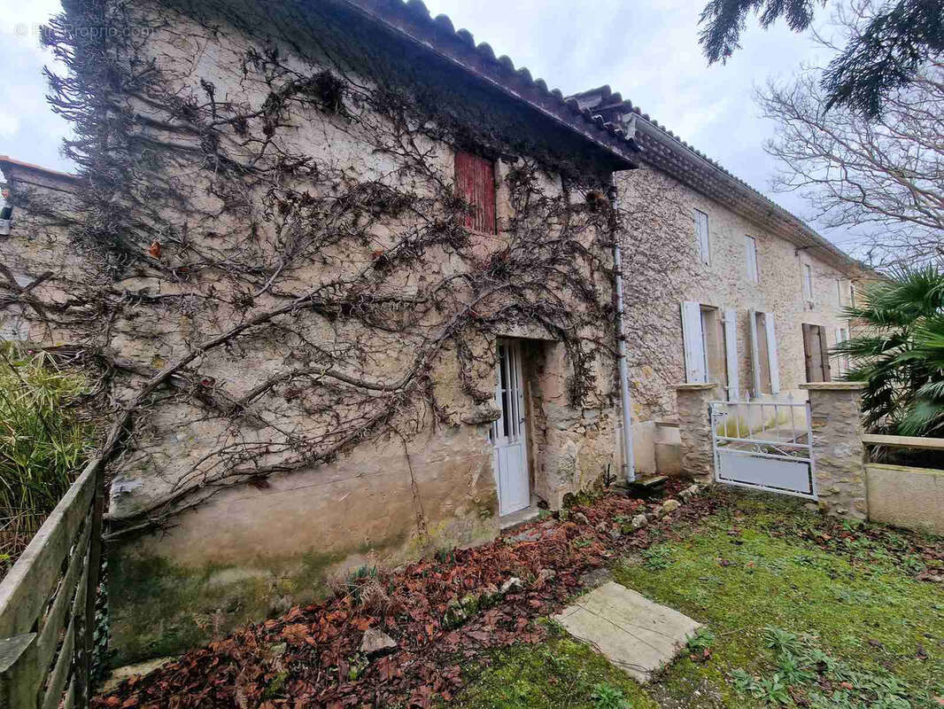 Ensemble immobilier avec dépendances - photo 4