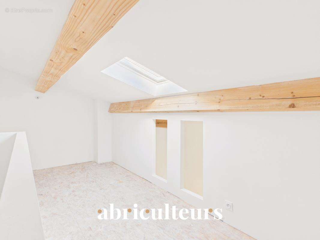 Maison de village rénovée, toutes commodités à pied en vente à Lambesc (13410) - photo 21