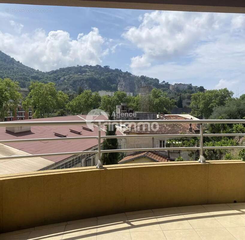 Appartement à SAINT-ANDRE-DE-LA-ROCHE