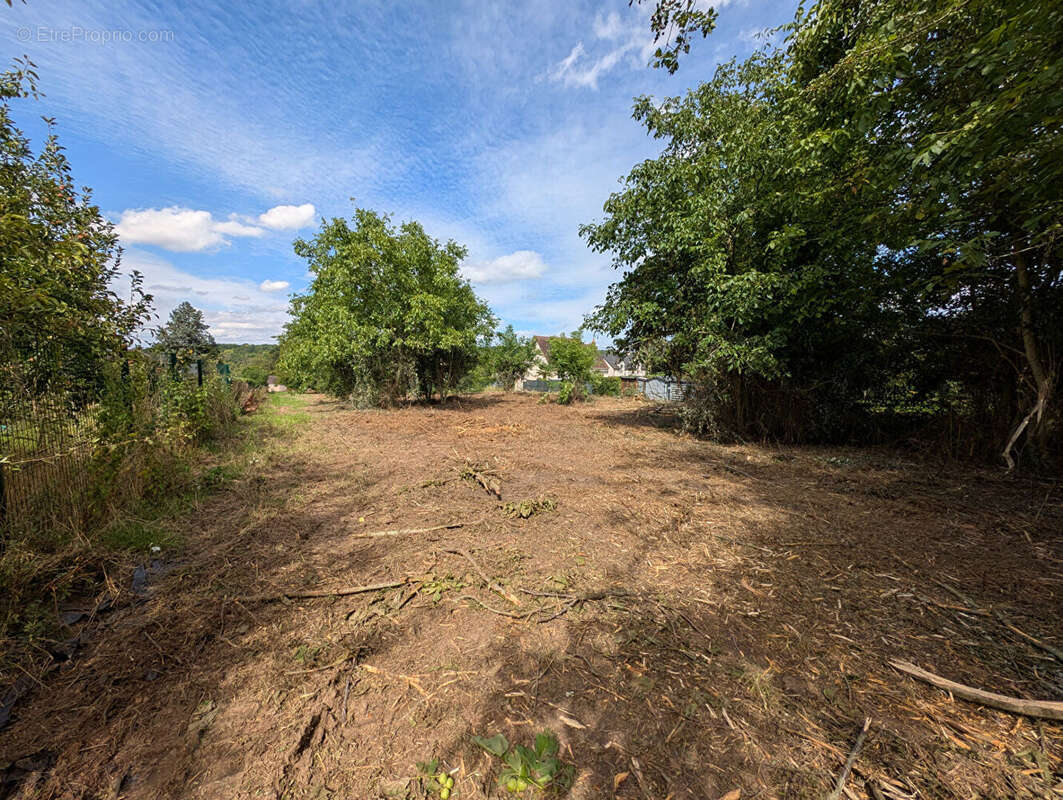Terrain à NANTEUIL-LES-MEAUX