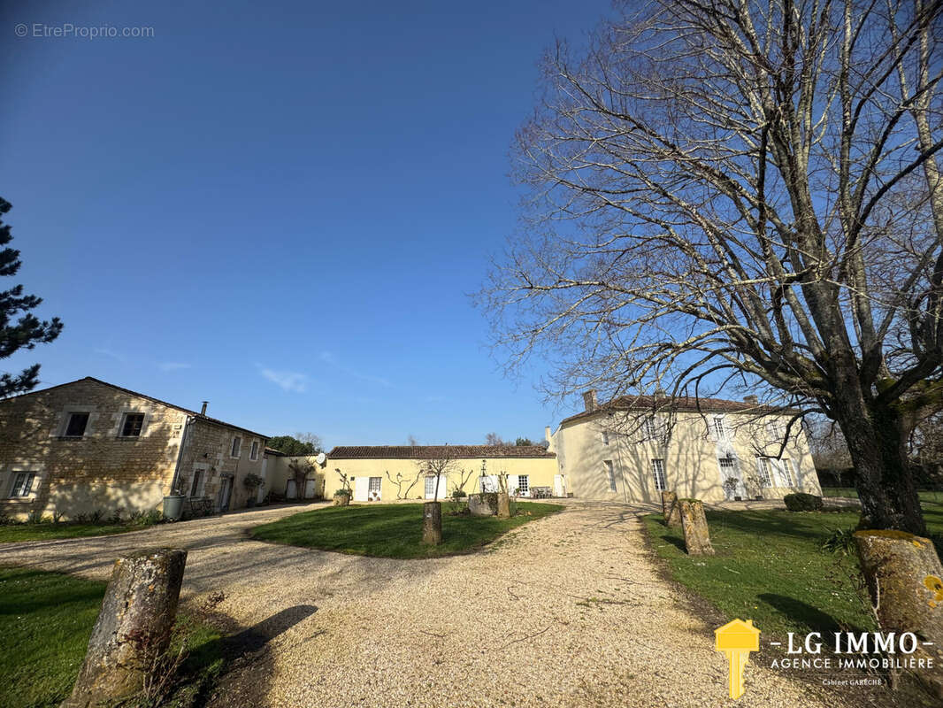 Maison à SAINT-SIGISMOND-DE-CLERMONT