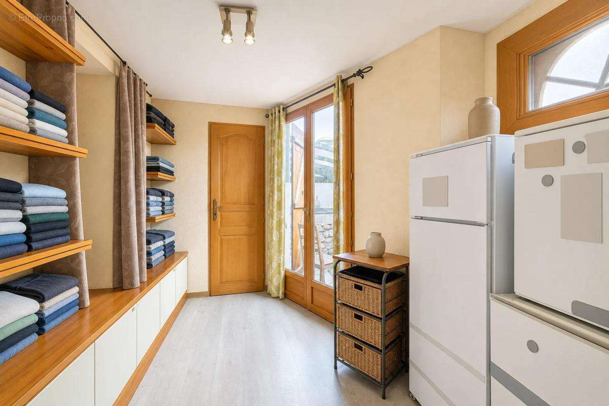 Appartement 75m² avec terrasse  loué jusqu'en 2028 - photo 5