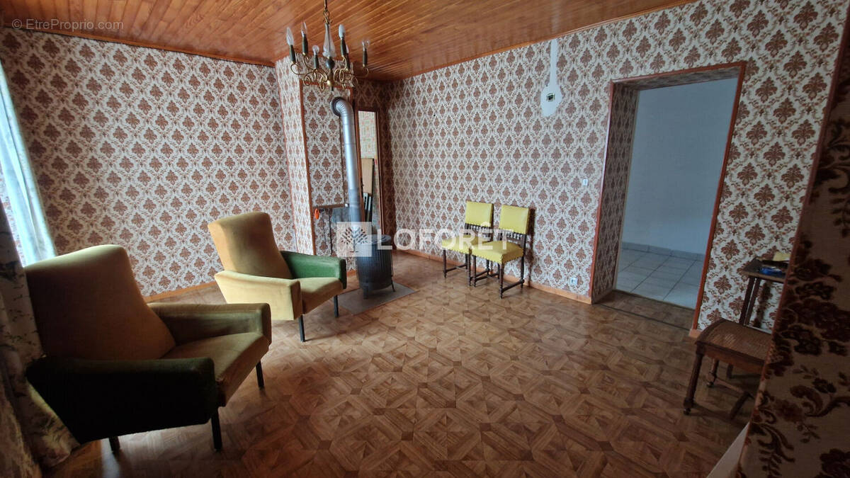 Maison à LA CHAPELLE-SUR-FURIEUSE