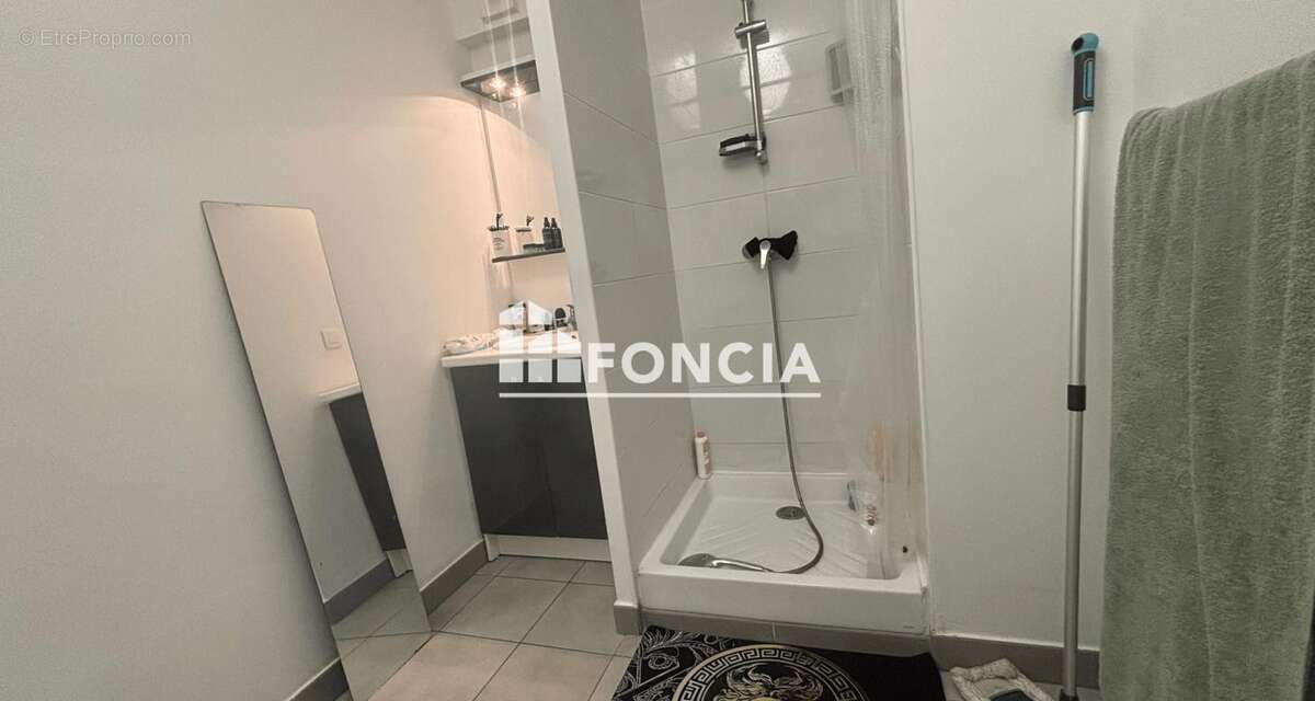 Appartement à SAINT-JEAN-D'ILLAC