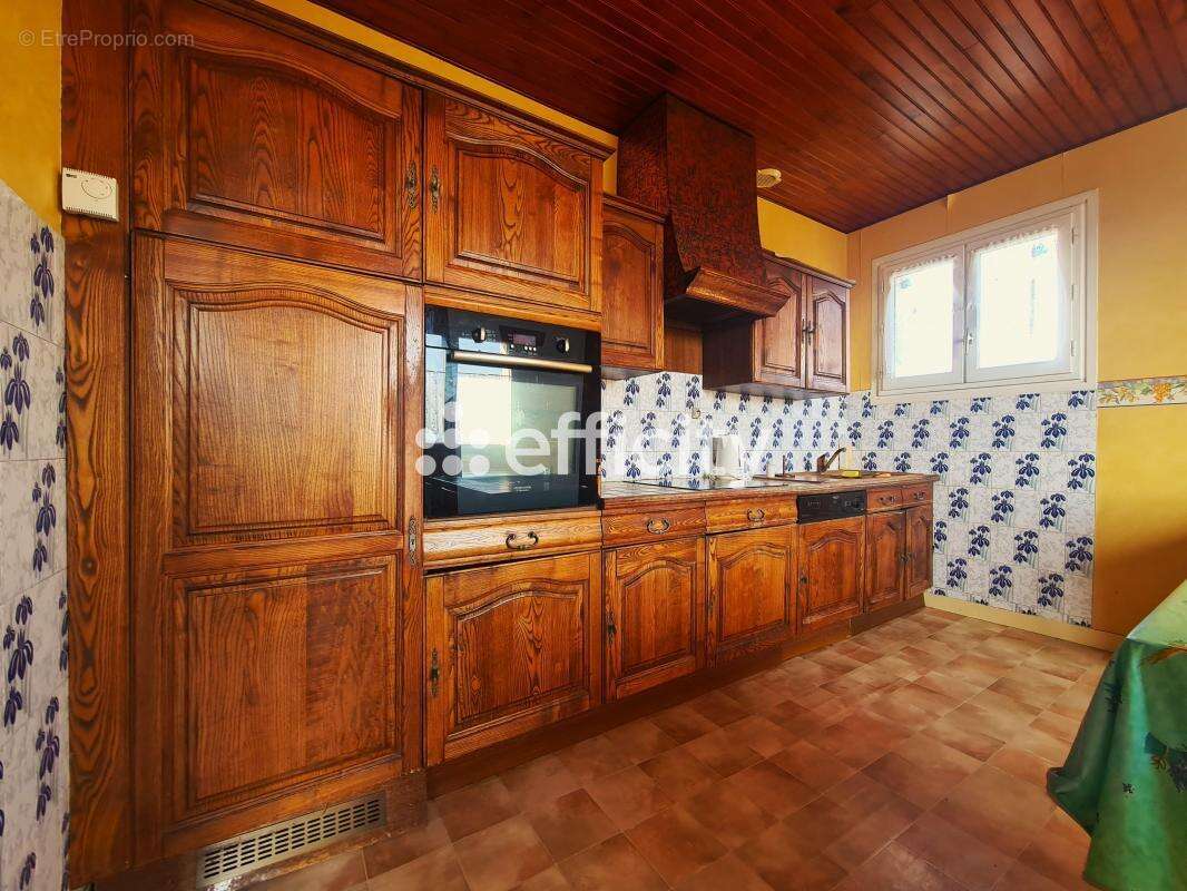 Maison 102 m² à Maringes  - photo 2