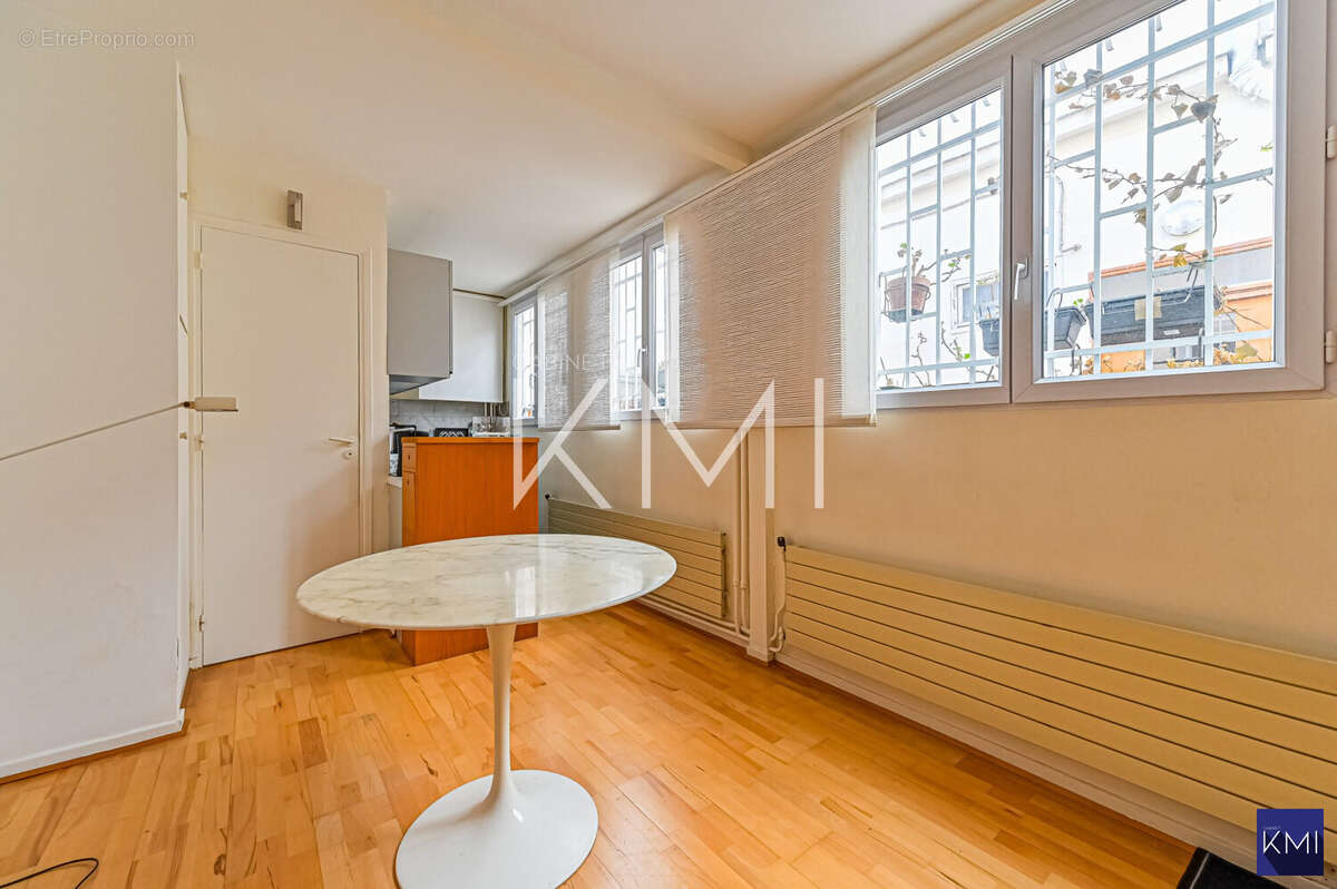 Appartement à PARIS-18E