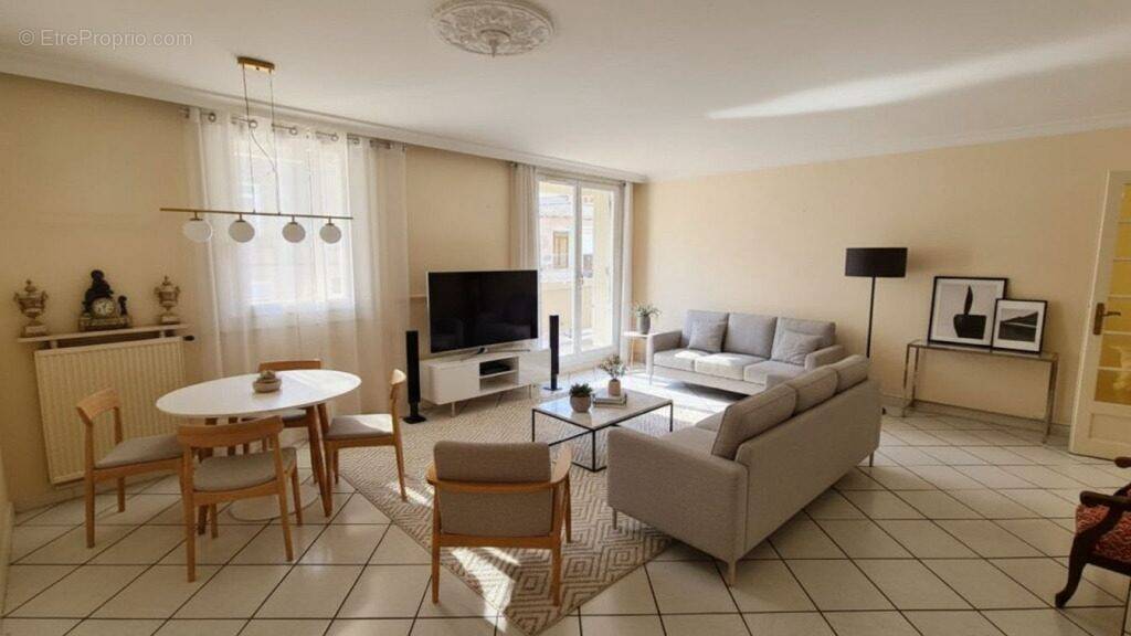 Appartement à SAINT-ETIENNE