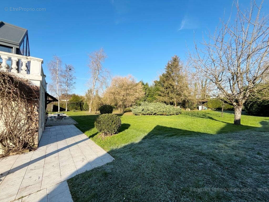 Propriété avec piscine et sa maison d'amis sur son jardin de 2250m2 - photo 4