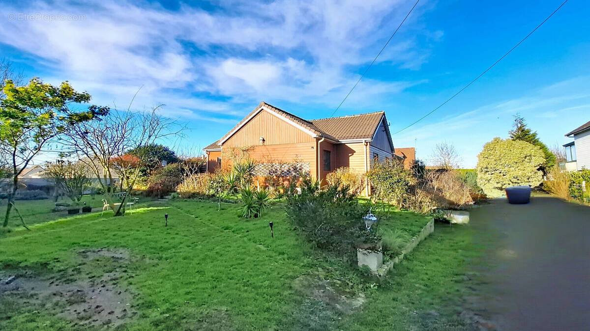 Maison à PORT-EN-BESSIN-HUPPAIN