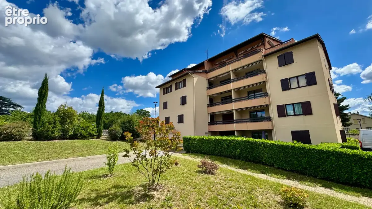 Coeur Village - Appartement T4 - Fort potentiel - Parkings - Garage - photo 3