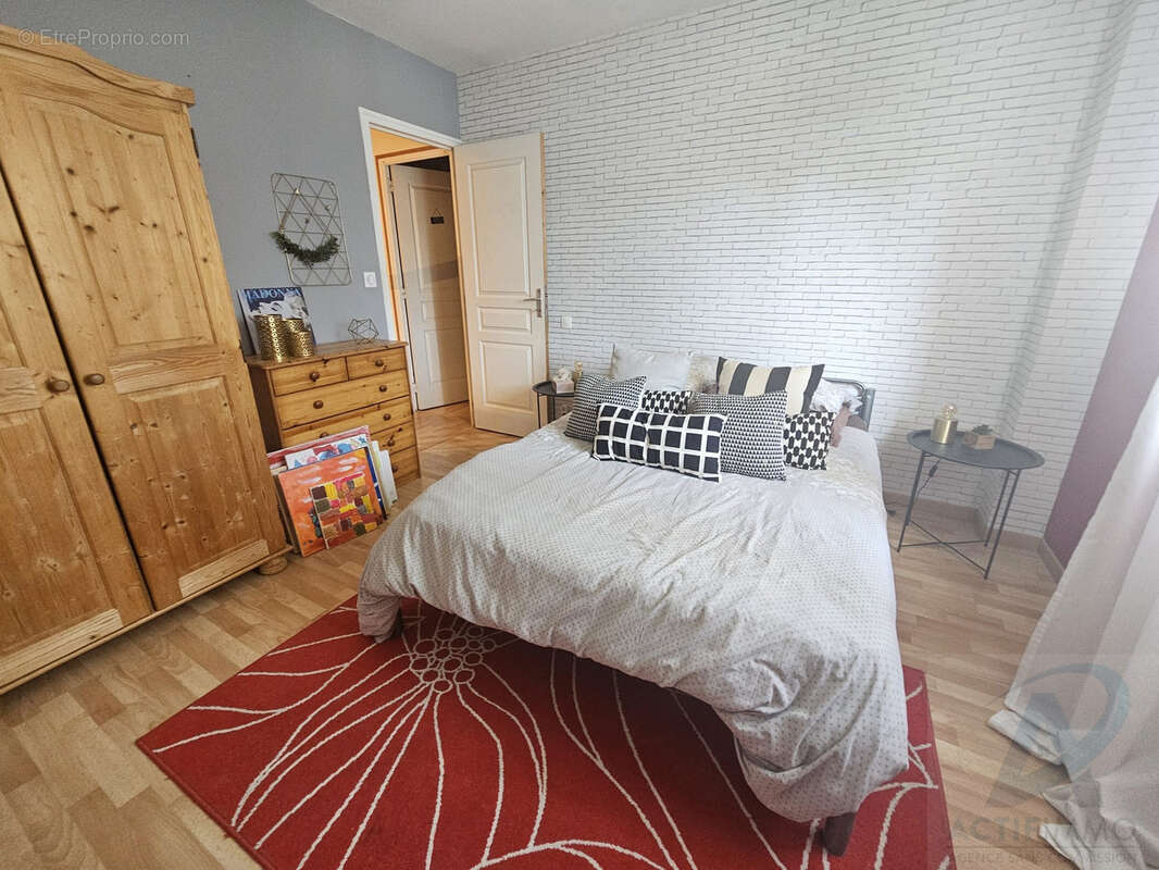 Maison à SAINT-PIERRE-DU-REGARD