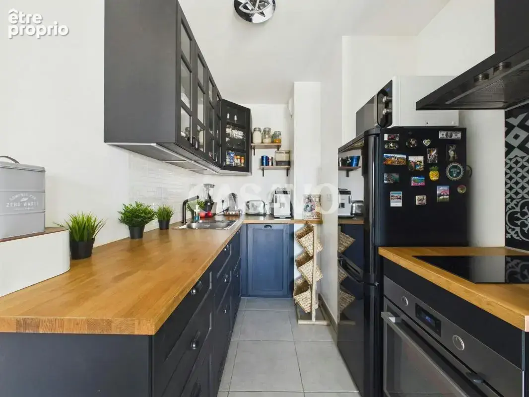 Vente Appartement 3 pièces de 57m² - 69800 Saint-Priest - photo 3