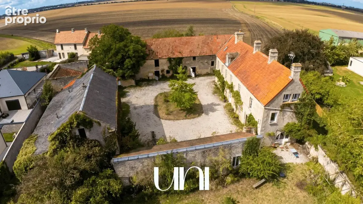 Corps de ferme de 300 m2, sur un terrain de 2 999 m2, avec dépendances - ROTS - photo 25