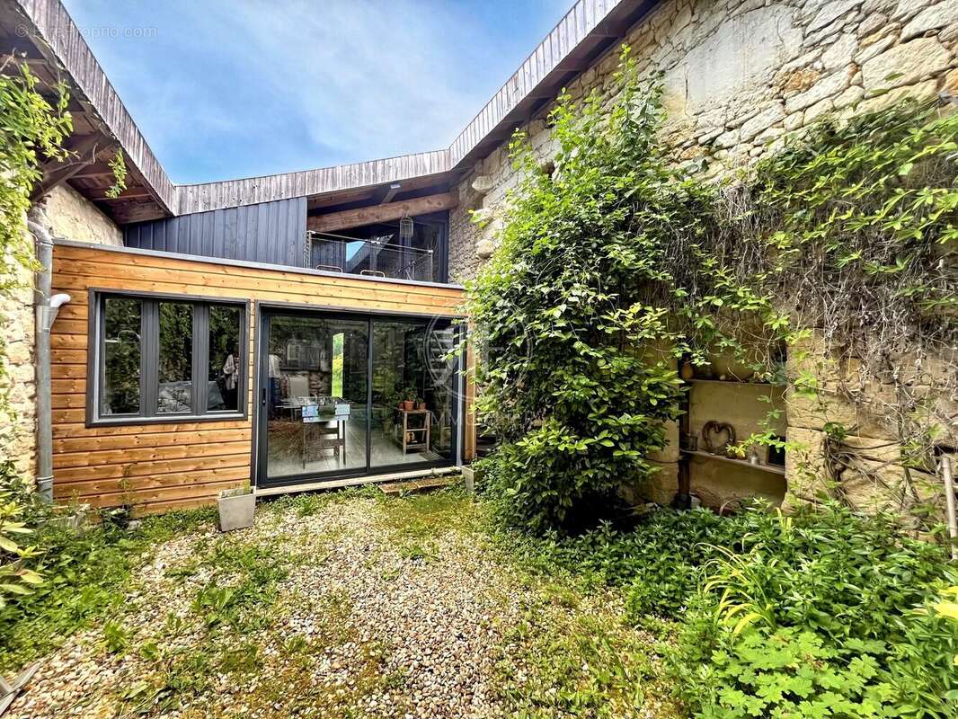 Maison à LUSSAC