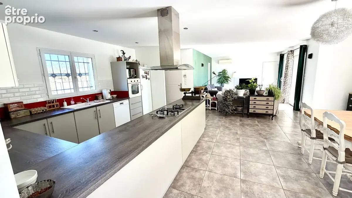 Villa de plain pied sur 5500 m² de terrain en campagne. - photo 4