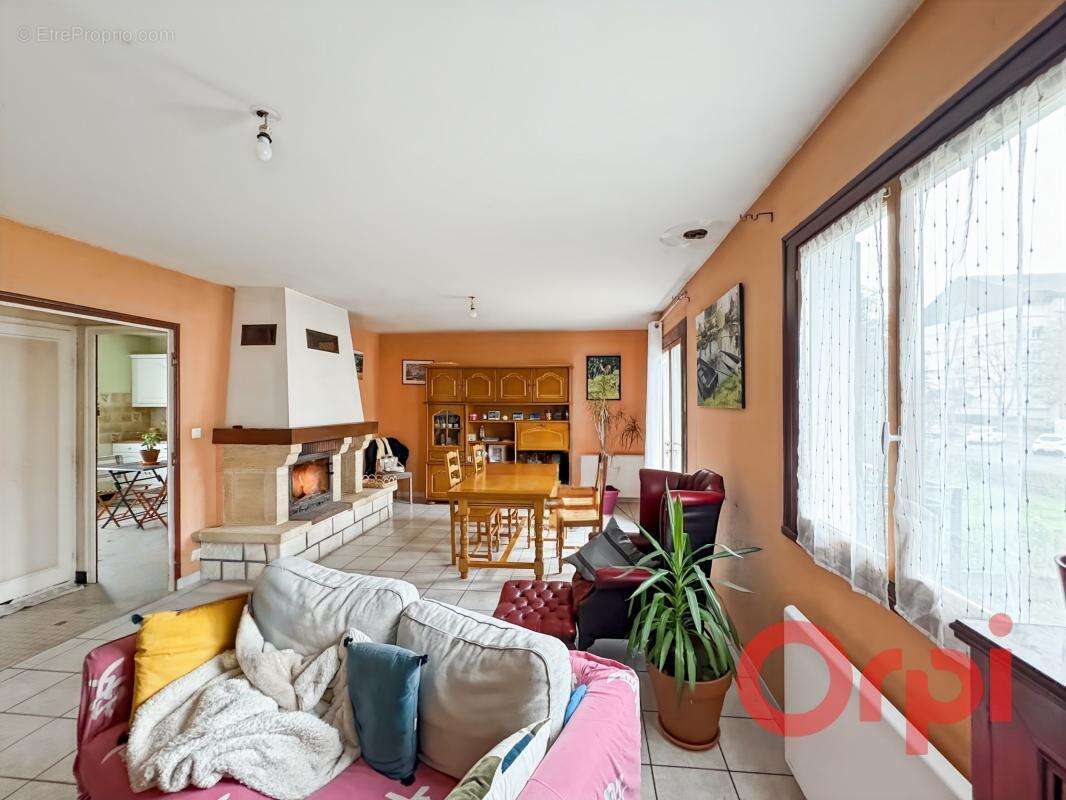 Maison à SAINT-AMAND-MONTROND