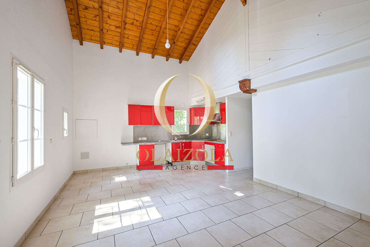 Maison à SAINT-PEE-SUR-NIVELLE