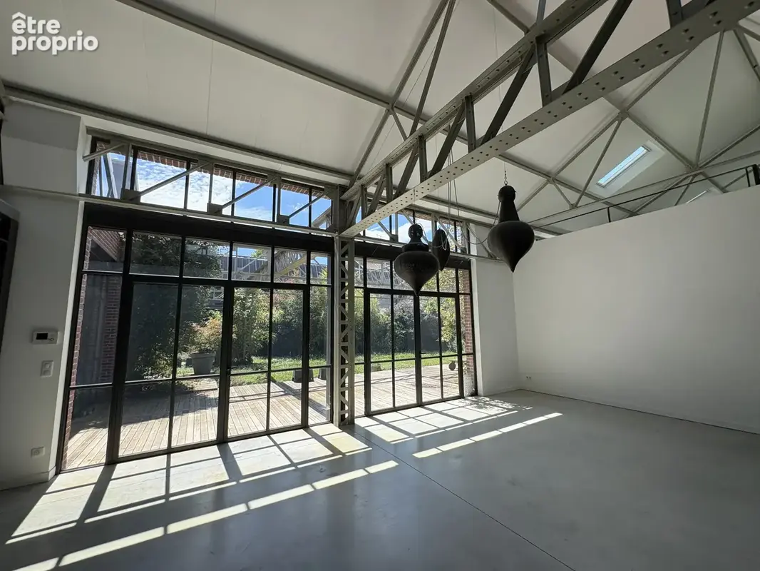 Ensemble immobilier dans anciens bâtiments industriels comprenant un loft d'exception de 400m2 - photo 9