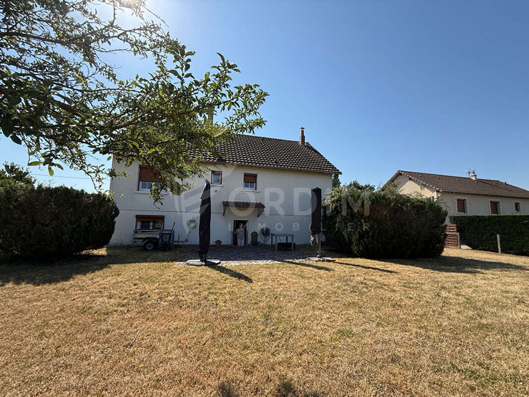 Maison à NEUVY-SUR-LOIRE