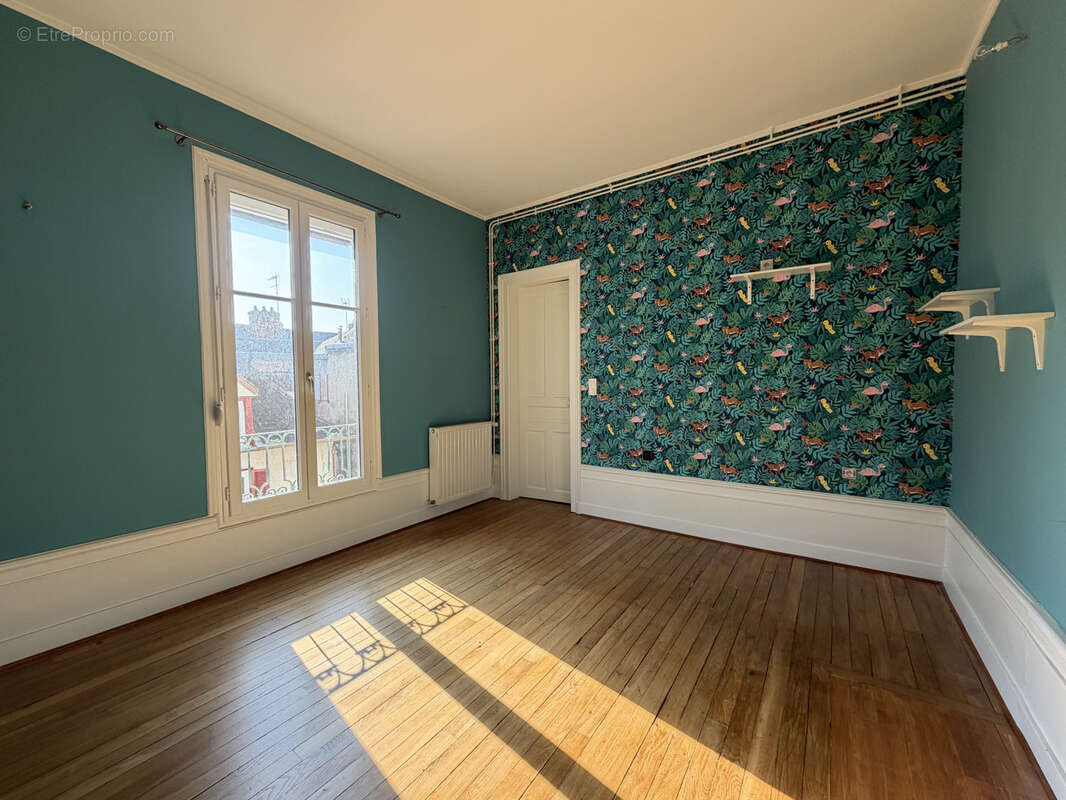 Appartement de charme   99 m2   Vue exceptionnelle sur le Cœur de Troyes - photo 4