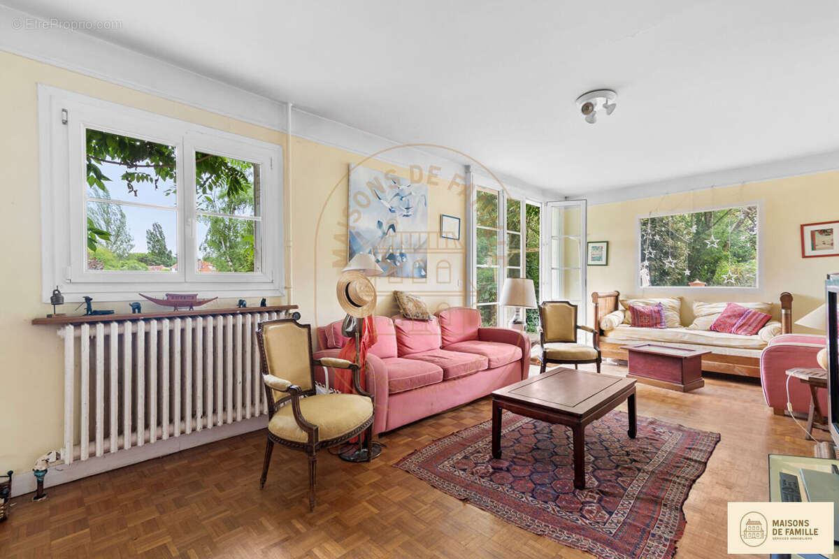 Maison à LA CELLE-SAINT-CLOUD