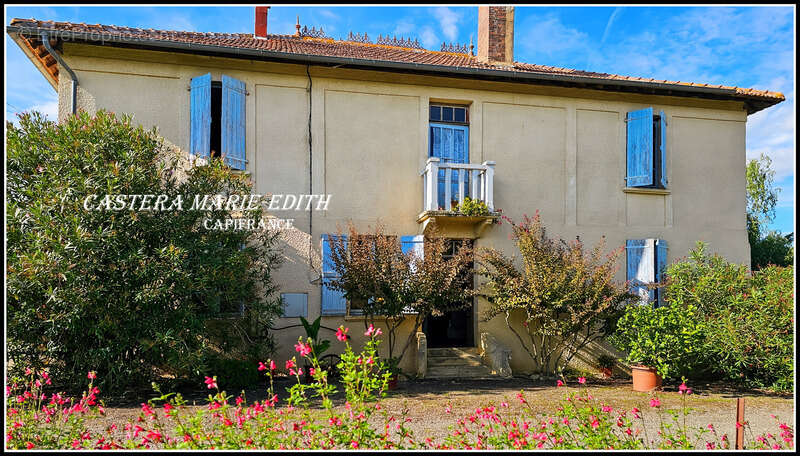 Maison à VIC-FEZENSAC
