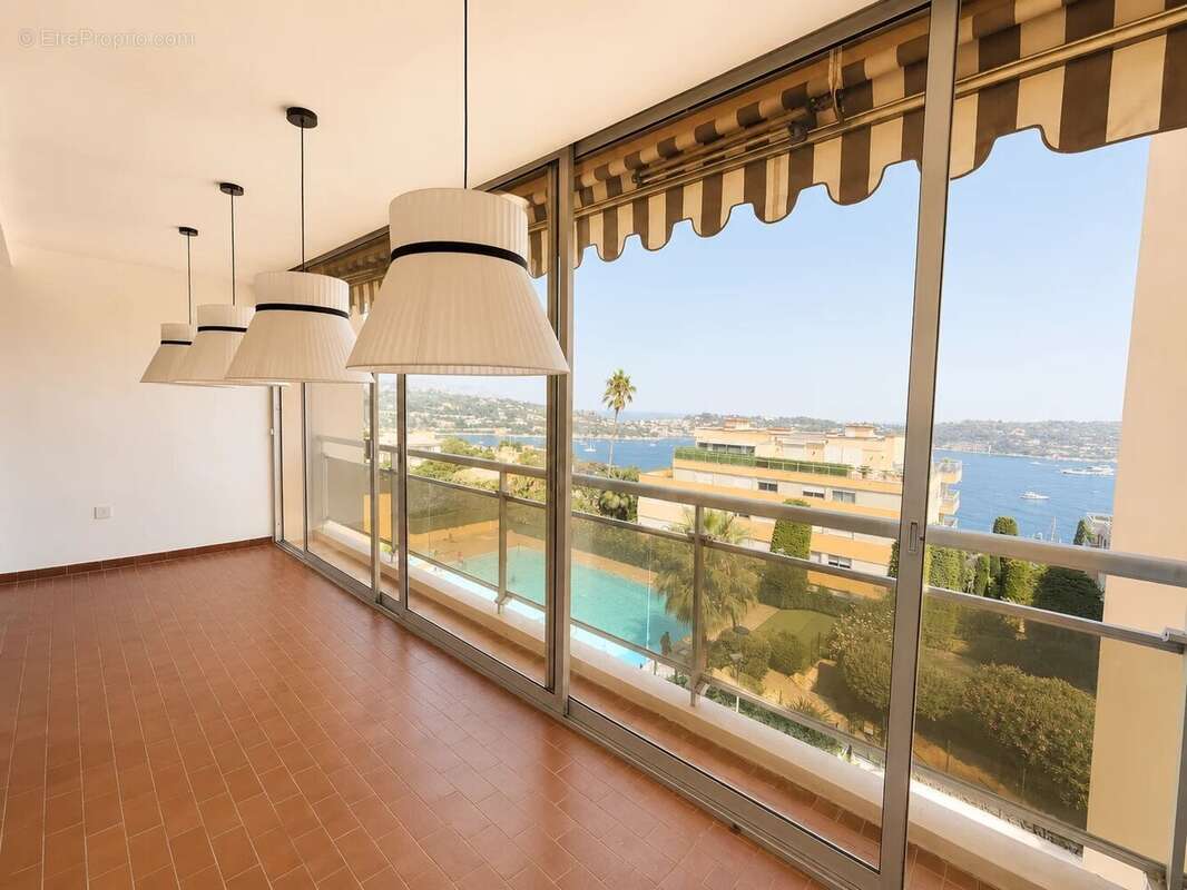 Appartement 3 pièces rénové – Vue mer – Villefranche-sur-Mer - photo 4