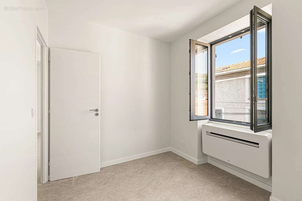 La Turbie - Appartement 2P de 26 m² entièrement rénové - Location saisonnière autorisée - photo 3