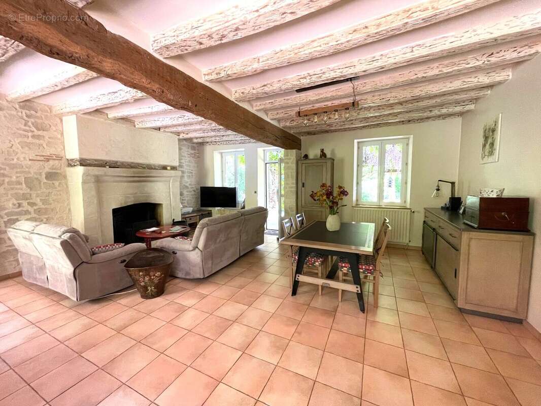 Maison à SAINT-DENIS-DE-PALIN