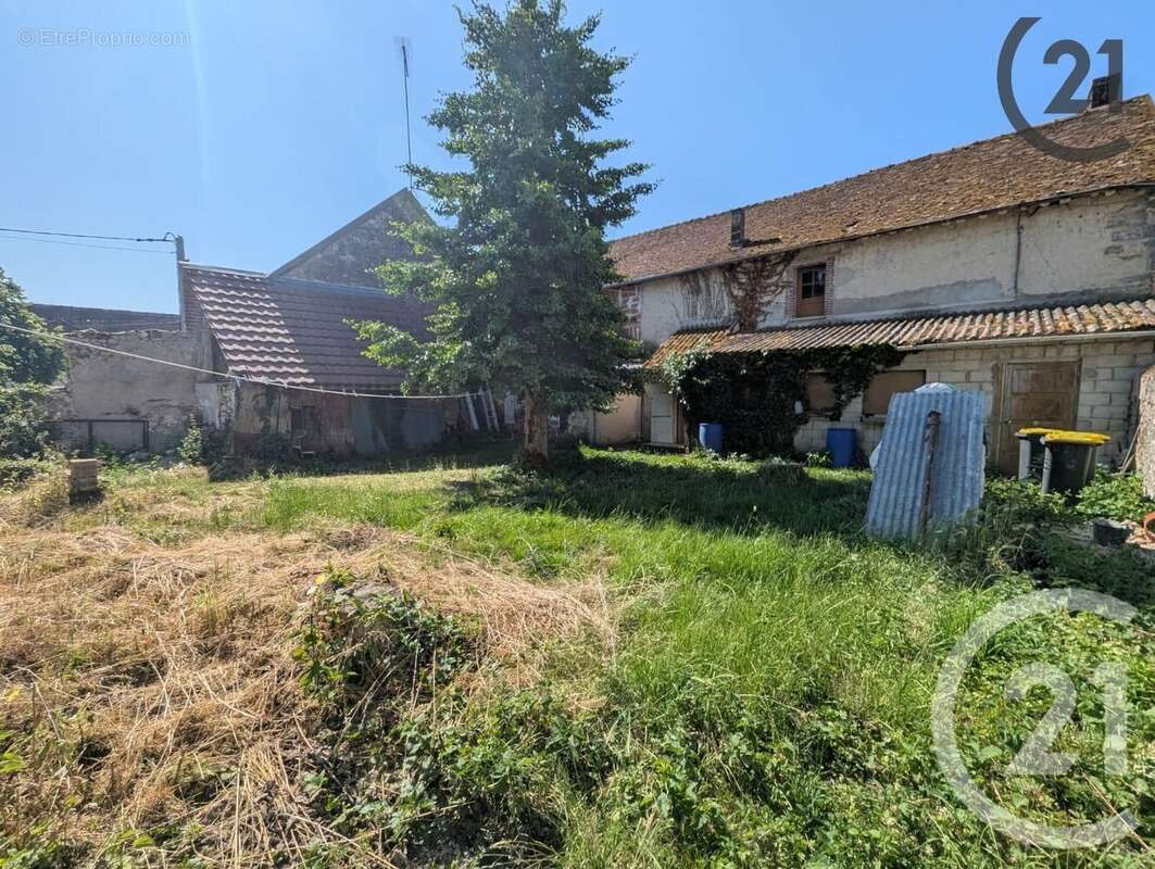 Maison à CHALAUTRE-LA-GRANDE