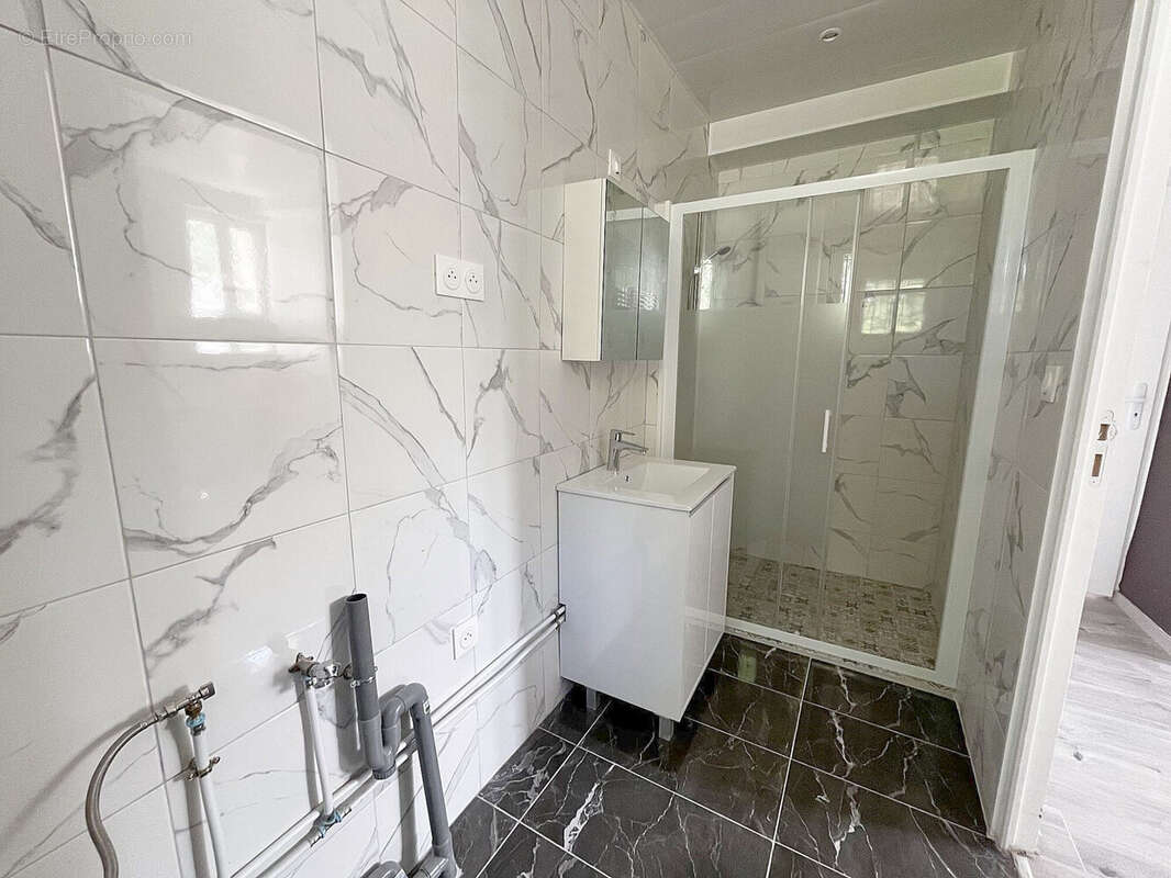 Maison 56 m² à Raizeux  - photo 4