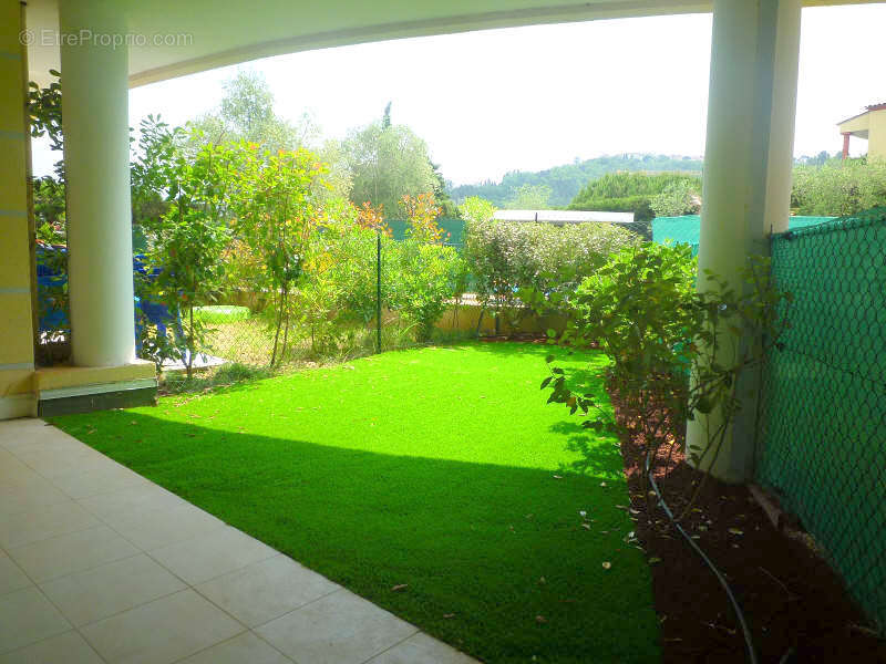 Appartement à MOUGINS