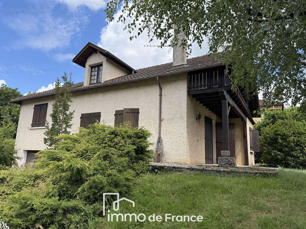 Maison à LIVINHAC-LE-HAUT
