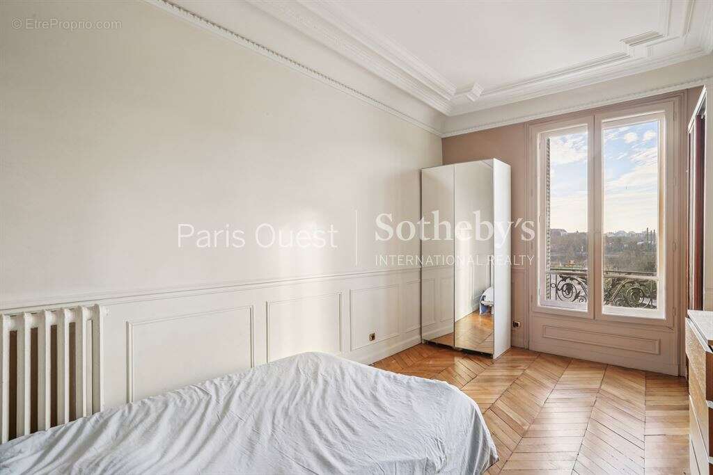 Appartement à NEUILLY-SUR-SEINE