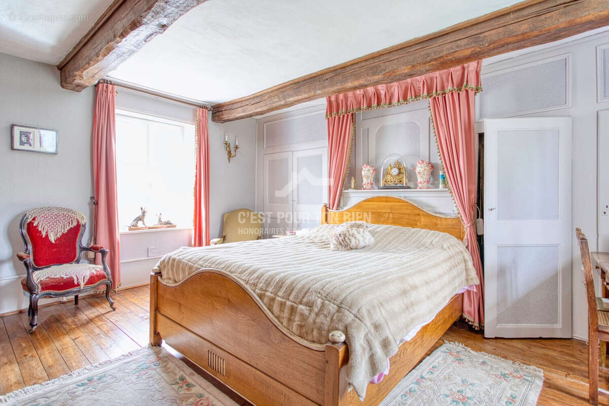 Maison à PAS-EN-ARTOIS