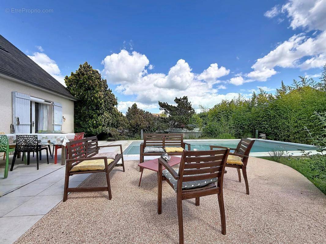 Maison à SAINT-CYR-SUR-LOIRE