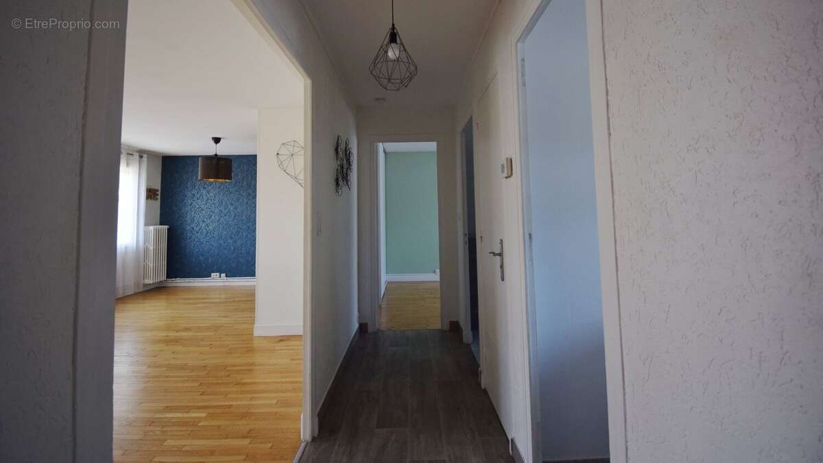 À VENDRE - VICHY quartier Beauséjour - Appartement T4 avec cave et garage - photo 4