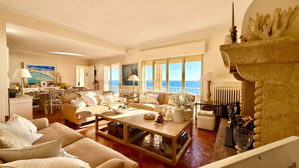 Villa provencale de charme en pierre avec piscine et garage de plus de 100 m² a pied des plages  et commerces, vue mer panoramiq - photo 6