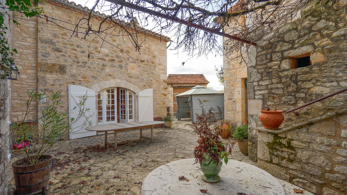 Maison à SAUZET
