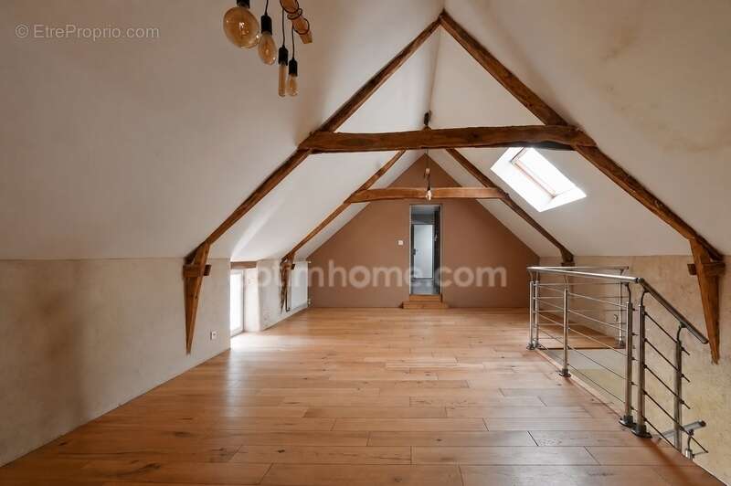 Authentique longère rénovée de 215 m2 – 5 chambres – Terrain arboré de 3000m2 au calme absolu - photo 9