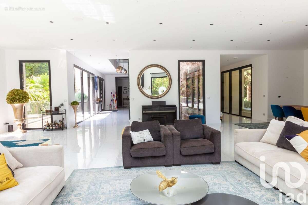 Photo 8 - Maison à MARNES-LA-COQUETTE