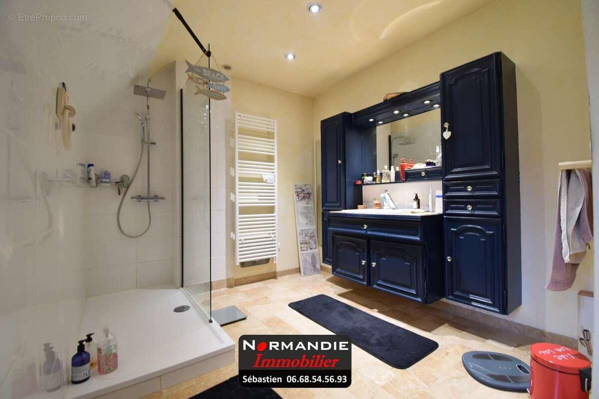 Maison à CANY-BARVILLE