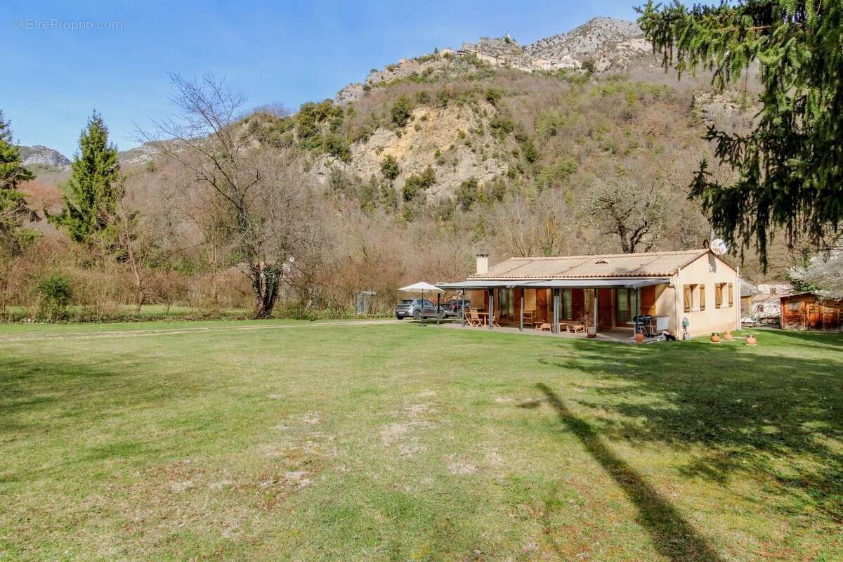 Maison à ROQUESTERON