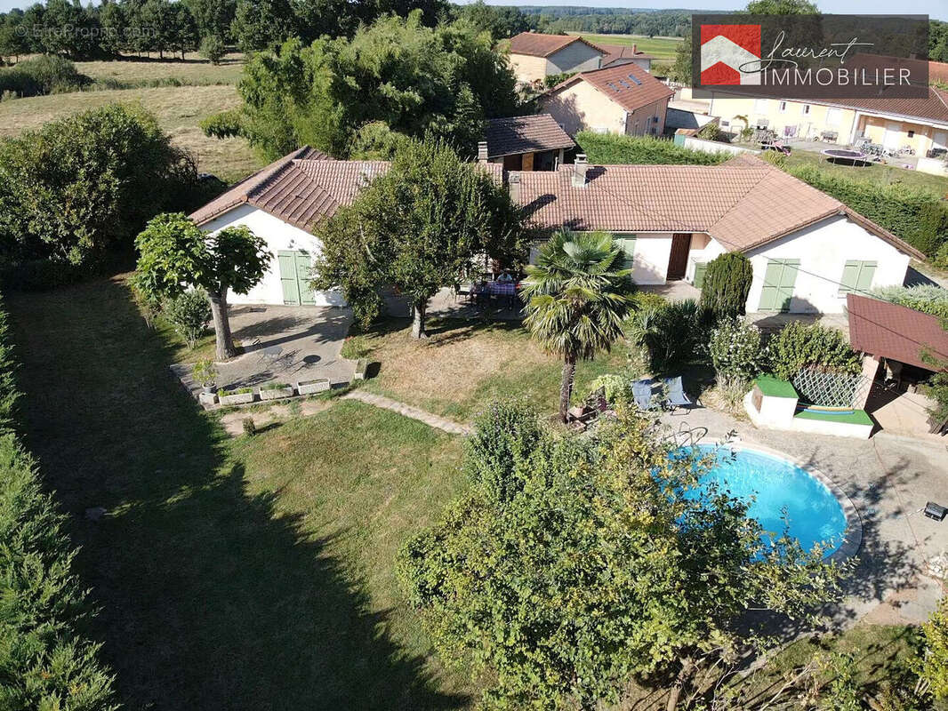 Maison à PONT-DE-VAUX