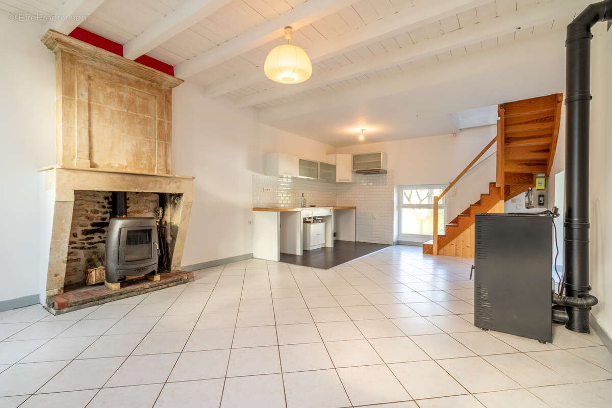 Maison à SAINT-SAVINIEN